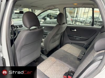 VOLKSWAGEN Fox 1.6 4p. 2013 - miniatura 8