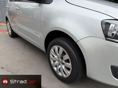 VOLKSWAGEN Fox 1.6 4p. 2013 - miniatura 12
