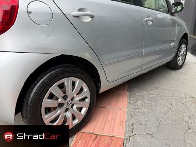 VOLKSWAGEN Fox 1.6 4p. 2013 - miniatura 13