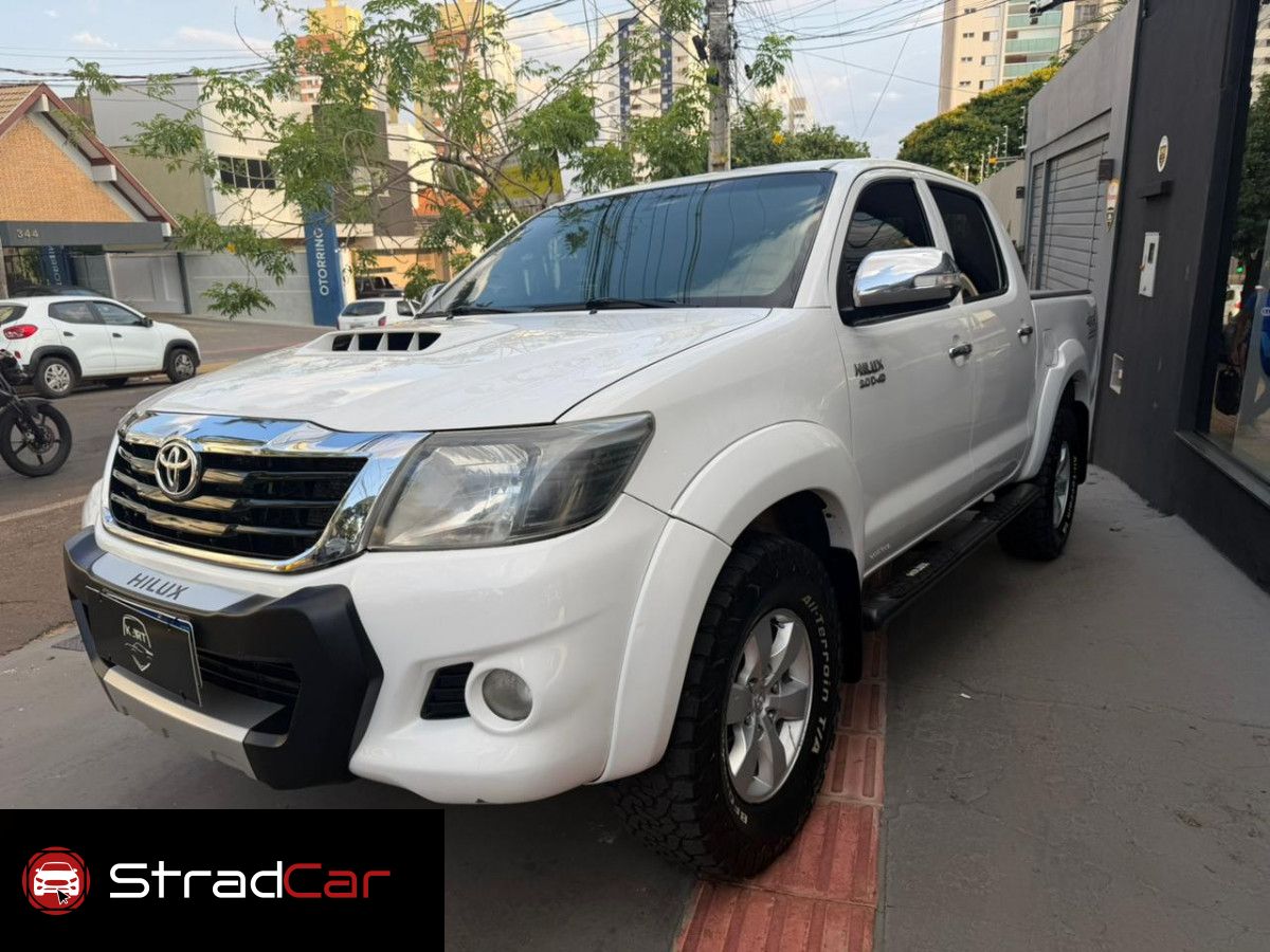 Vista principal de TOYOTA Hilux SRV 3.0TD 4X4 C.D. 2012