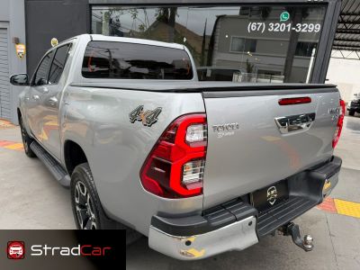 TOYOTA Hilux SRX D4-D 2.8TDi 16v 4X4 C.D. 2023 - miniatura 4