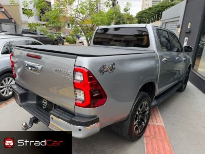 TOYOTA Hilux SRX D4-D 2.8TDi 16v 4X4 C.D. 2023 - miniatura 6