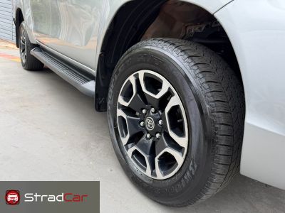 TOYOTA Hilux SRX D4-D 2.8TDi 16v 4X4 C.D. 2023 - miniatura 12
