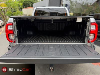 TOYOTA Hilux SRX D4-D 2.8TDi 16v 4X4 C.D. 2023 - miniatura 13