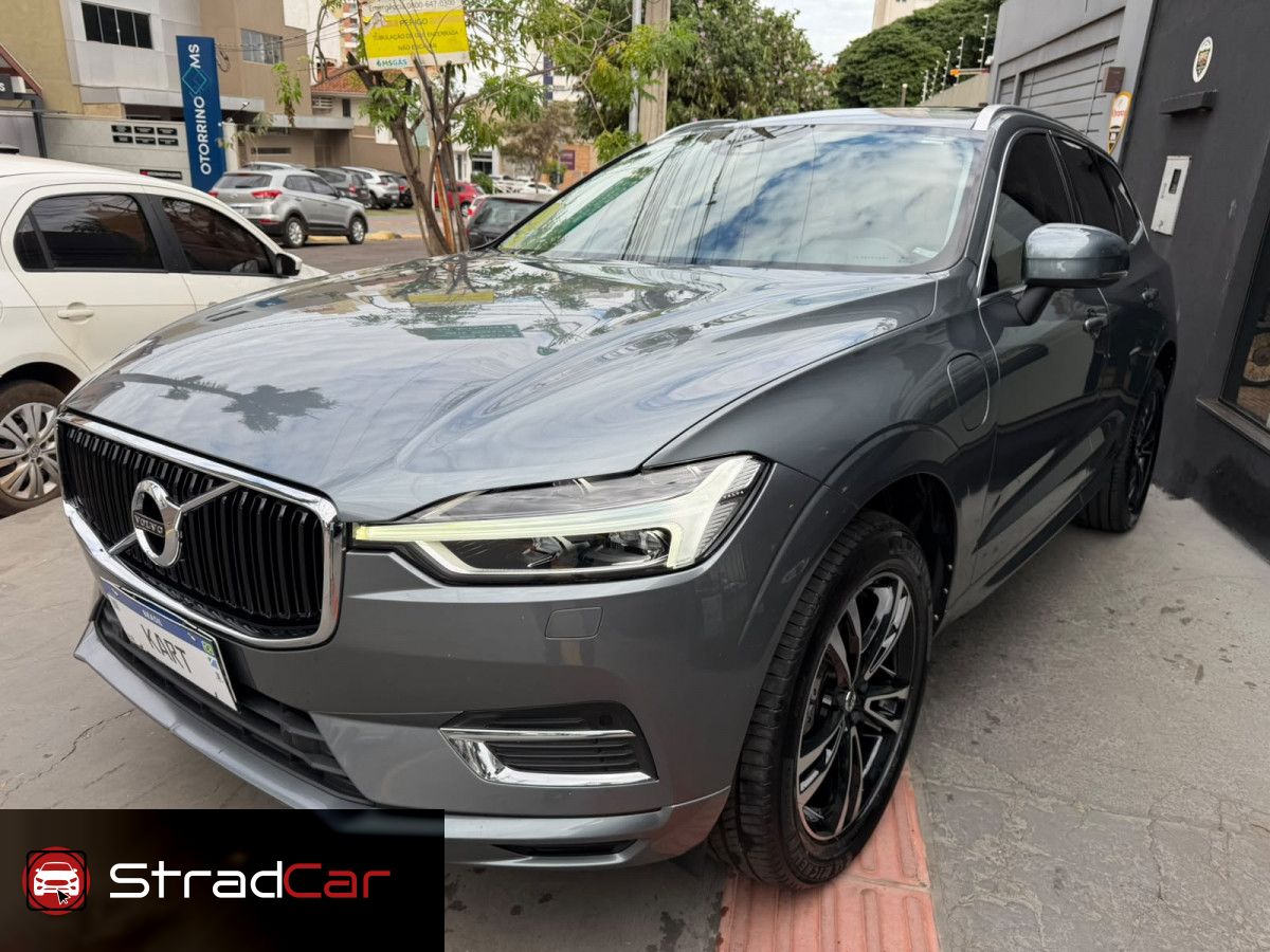 Vista principal de VOLVO XC60 T-8 Momentum 2.0T 16v AWD 2020