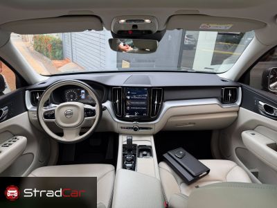 VOLVO XC60 T-8 Momentum 2.0T 16v AWD 2020 - miniatura 9