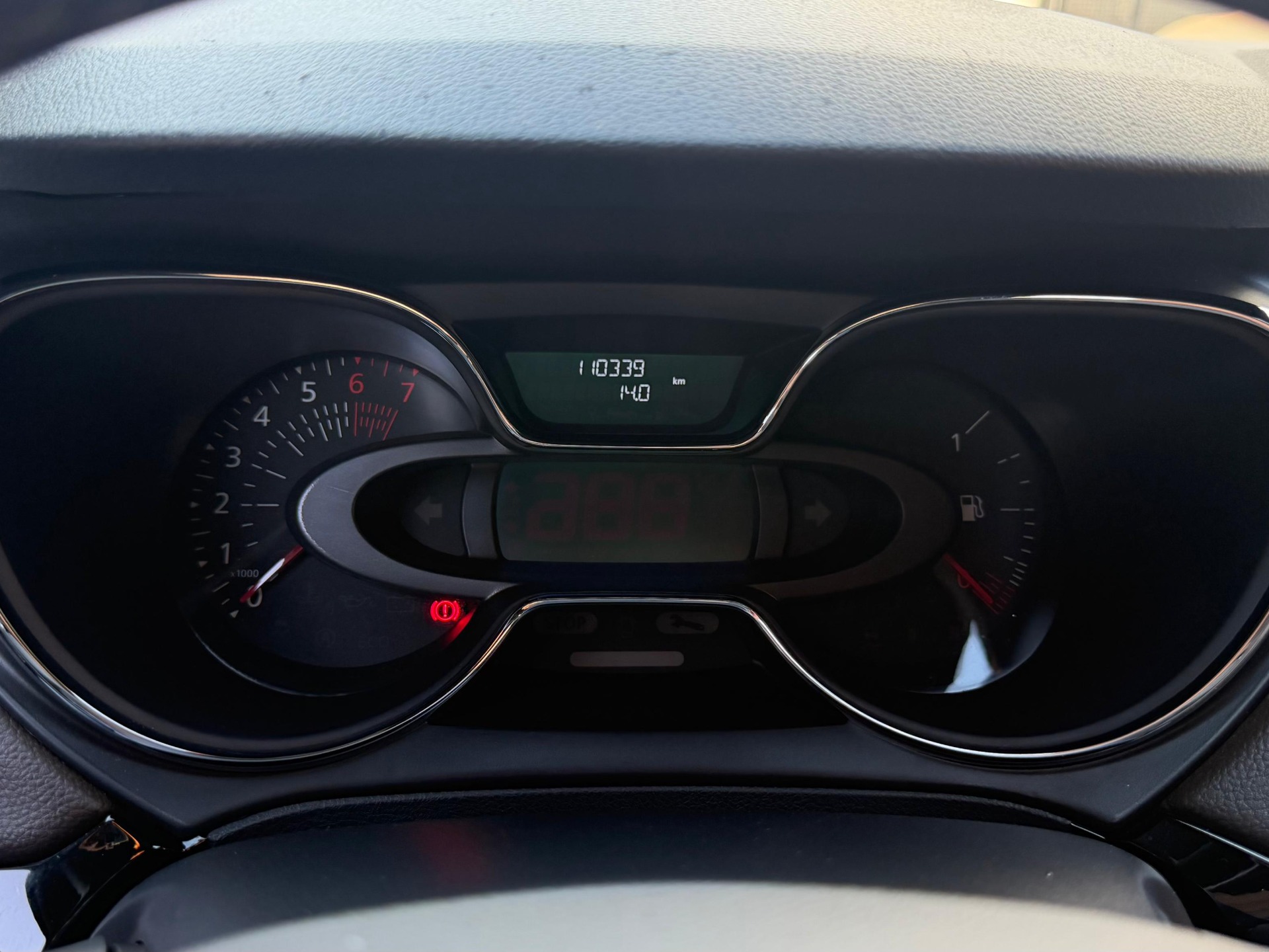 RENAULT Captur Iconic 1.3T 16v 2023 - miniatura 8