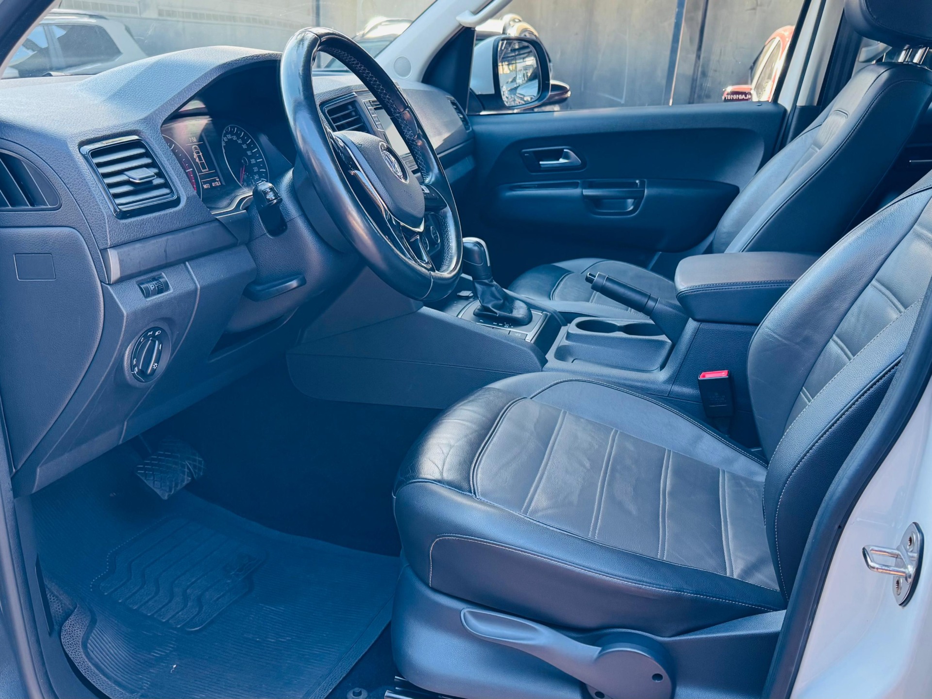 TOYOTA Hilux SR D4-D 2.8TDi 16v 4X4 C.D. 2022 - miniatura 8
