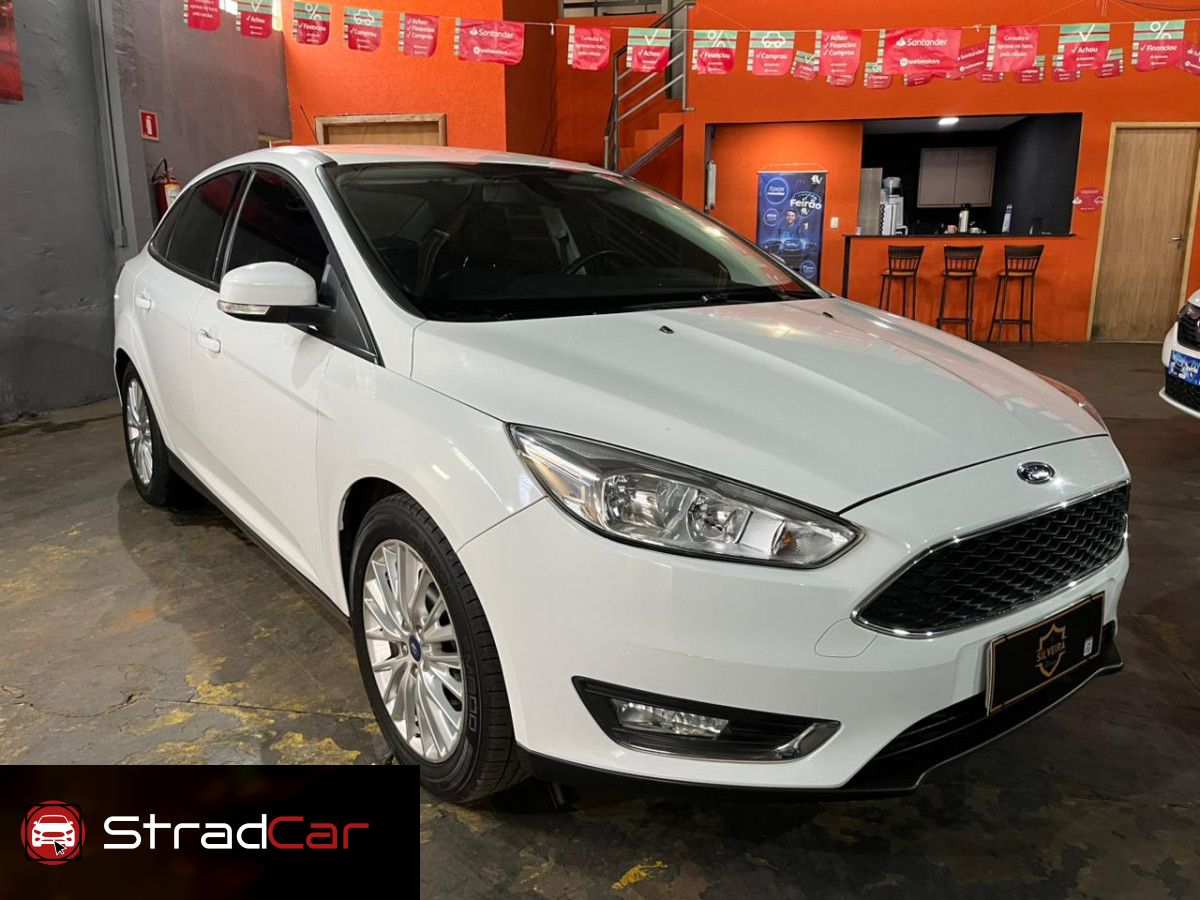 FORD Focus Sedan SE 2.0 16v Powershift 2017