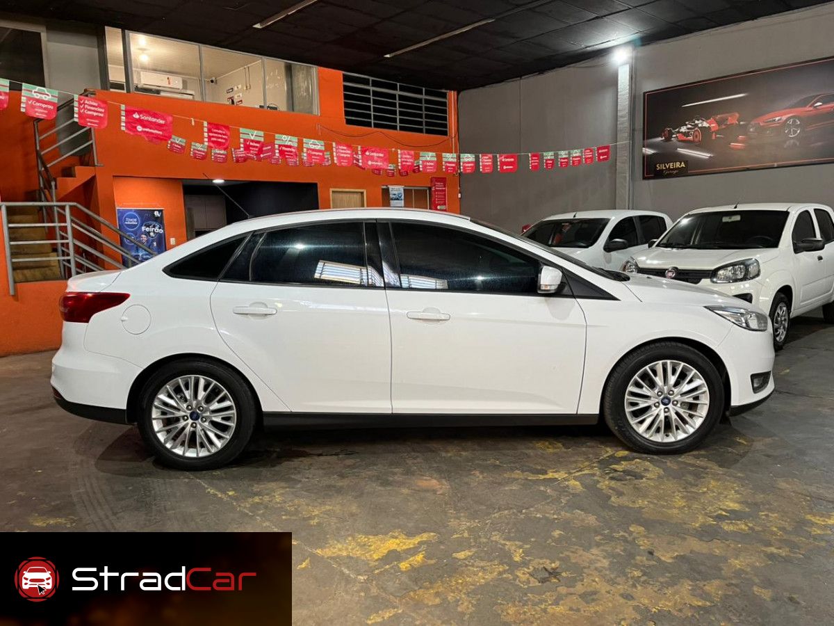 FORD Focus Sedan SE 2.0 16v Powershift 2017 - miniatura 7