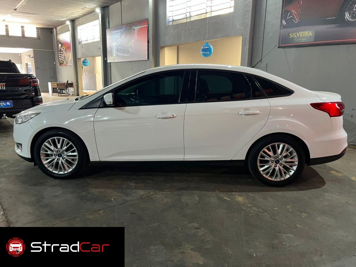 FORD Focus Sedan SE 2.0 16v Powershift 2017 - miniatura 8