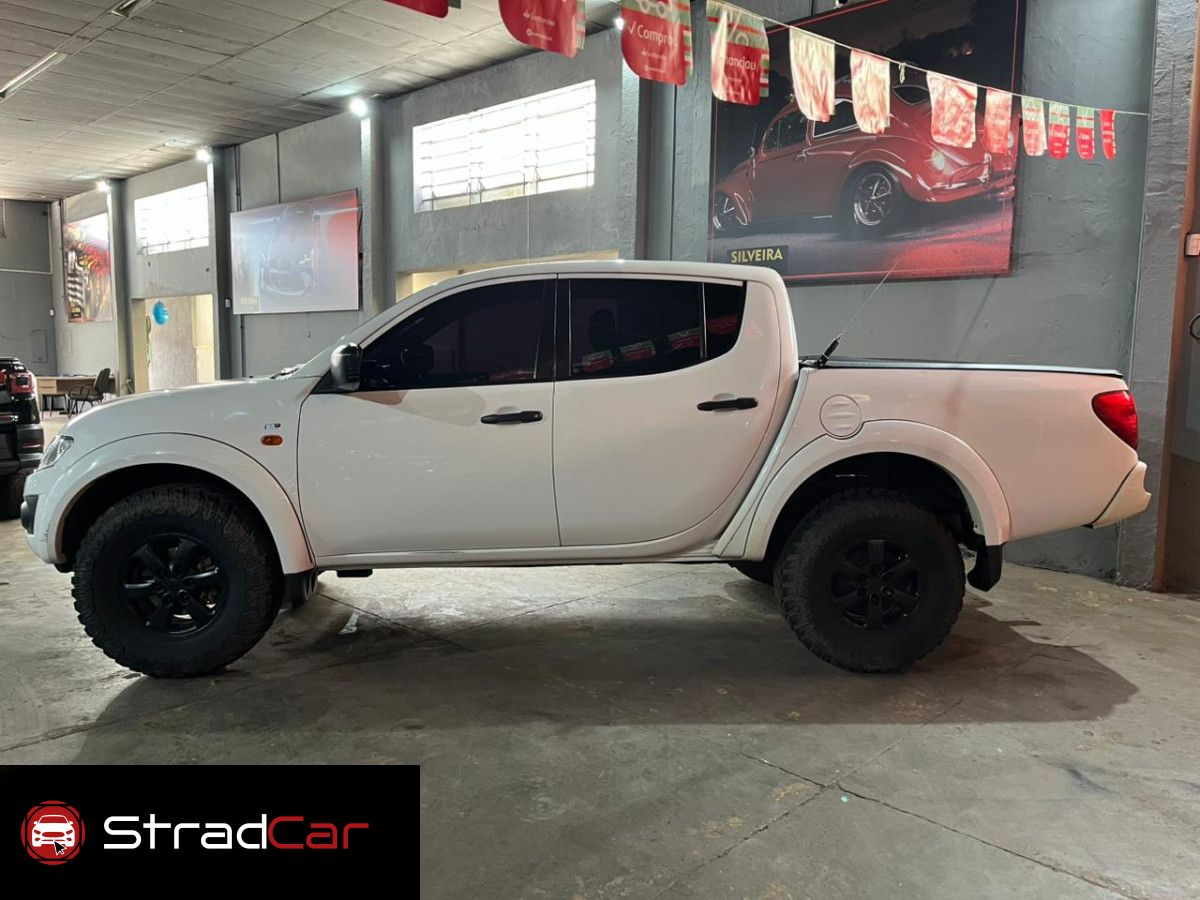 MITSUBISHI L200 Triton HLS 2.4 16v C.D. 2016 - miniatura 8