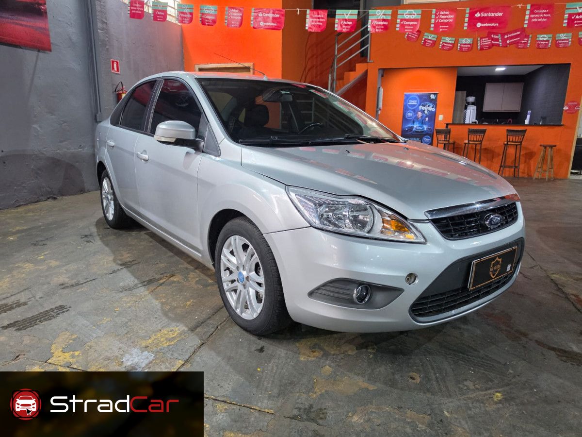 FORD Focus Sedan SE 1.6 16v 2013