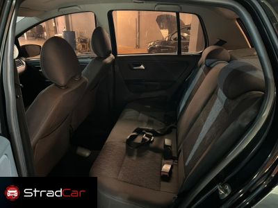 VOLKSWAGEN Fox 1.6 4p. 2013 - miniatura 10