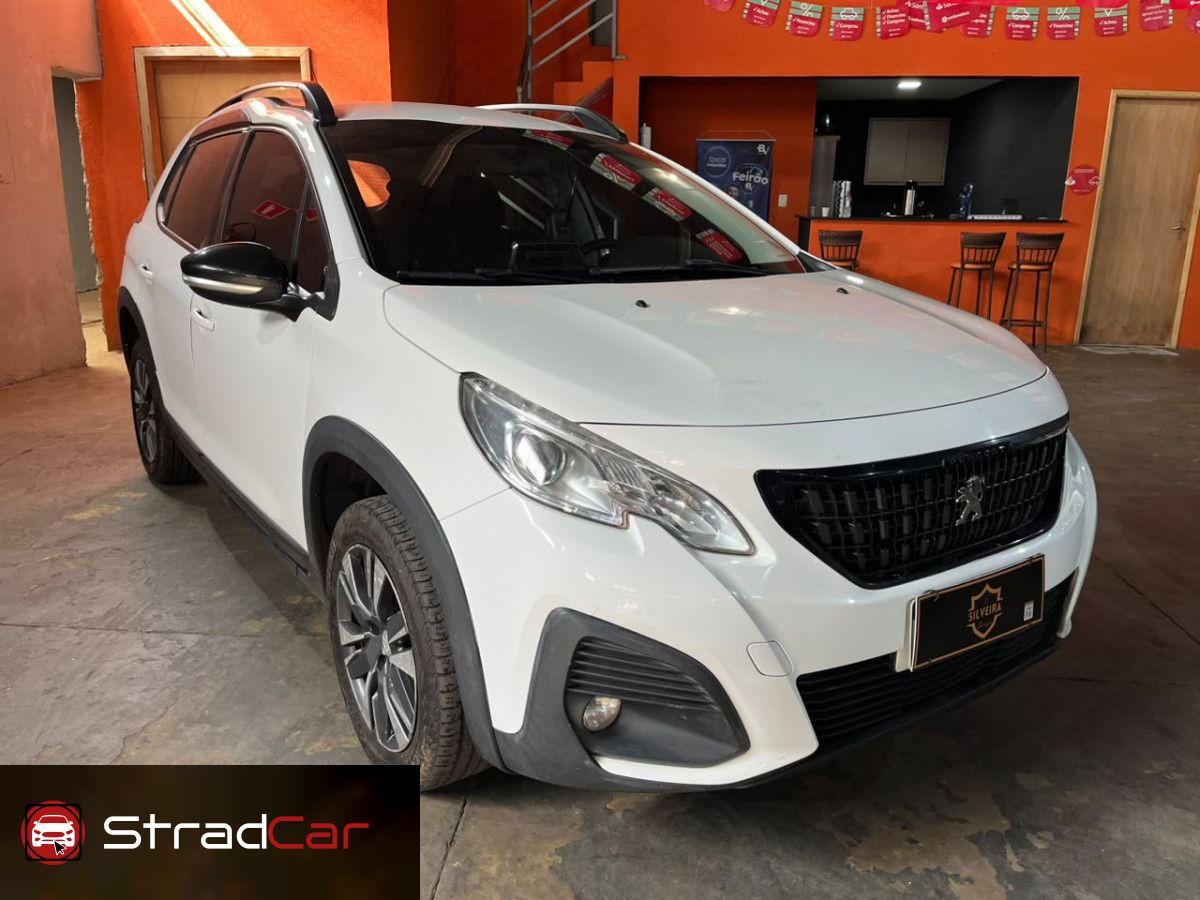 Vista principal de PEUGEOT 2008 Allure Pack 1.6 16v 2022