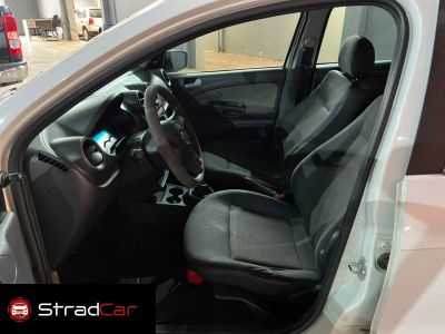 VOLKSWAGEN Gol City 1.6 4p. 2014 - miniatura 9
