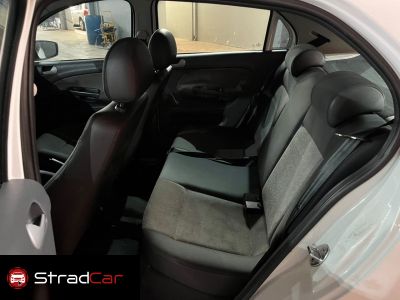 VOLKSWAGEN Gol City 1.6 4p. 2014 - miniatura 10