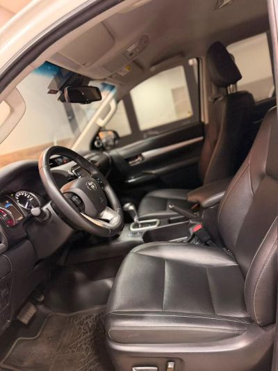 TOYOTA Hilux SRX D4-D 2.8TDi 16v 4X4 C.D. 2022 - miniatura 9