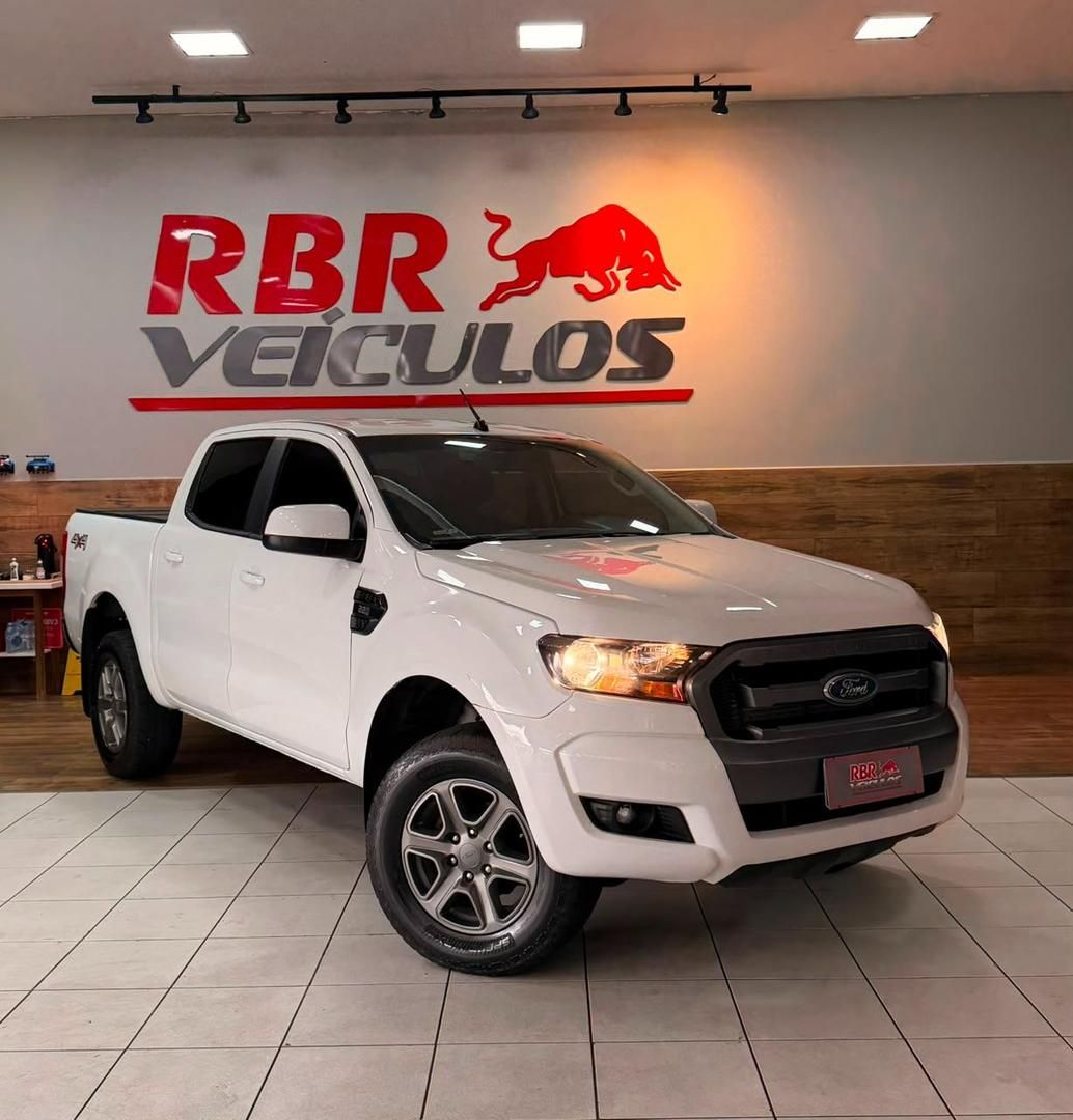 Vista principal de FORD Ranger XLS 2.2TDCi 16v 4x4 C.D. 2019