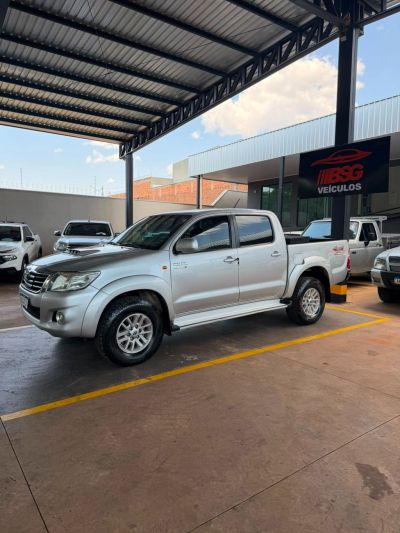 TOYOTA Hilux SR D4-D 3.0TDi 16v 4X4 C.D. 2013