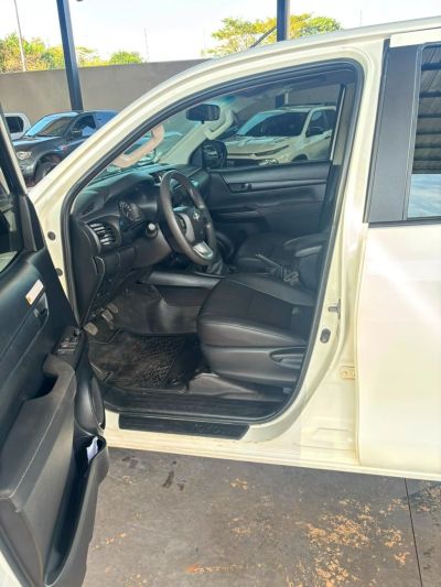 TOYOTA Hilux D4-D 2.8TDi 16v 4X4 C.D. 2024 - miniatura 9