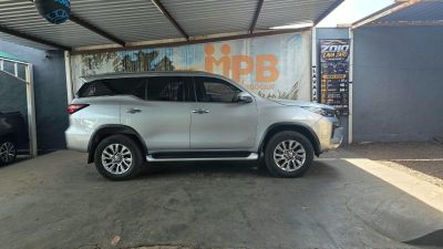 TOYOTA Hilux SW4 SRX D4-D 2.8TDi 16v 4x4 2022 - miniatura 3