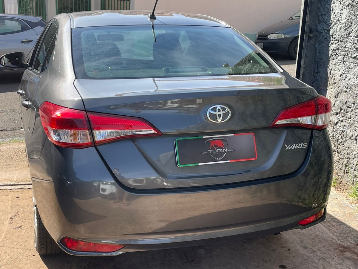 TOYOTA Yaris Hatch XL 1.5 16v 2023 - miniatura 3