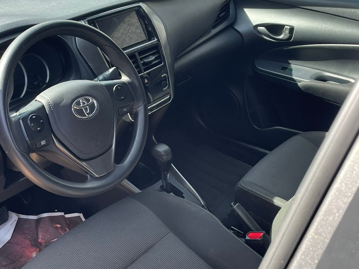 TOYOTA Yaris Hatch XL 1.5 16v 2023 - miniatura 5