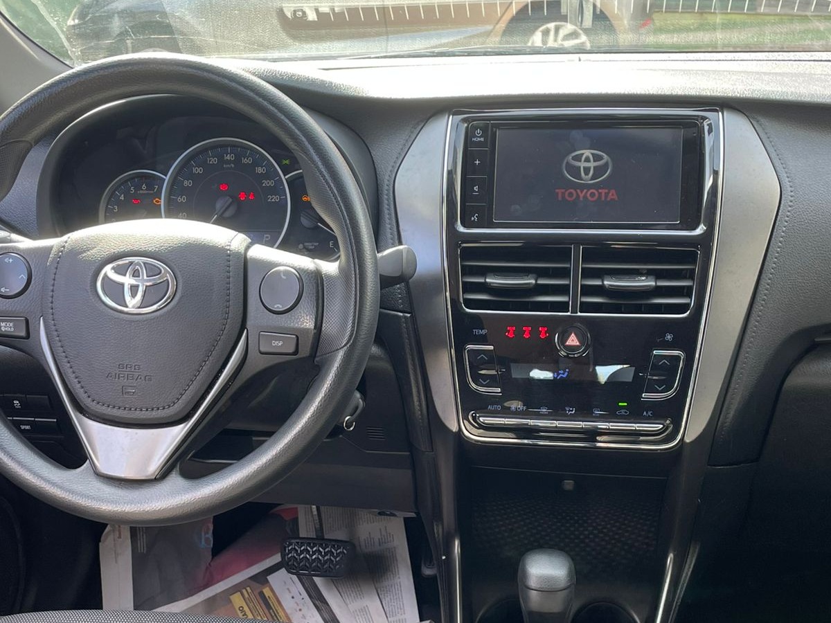 TOYOTA Yaris Hatch XL 1.5 16v 2023 - miniatura 6
