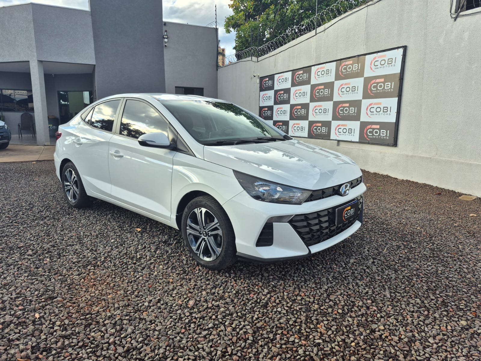 HYUNDAI HB20S Comfort 1.0T 12v 2024 - miniatura 3