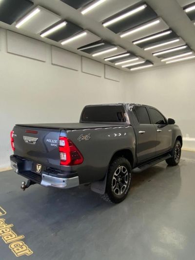 TOYOTA Hilux SRX D4-D 2.8TDi 16v 4X4 C.D. 2022 - miniatura 4