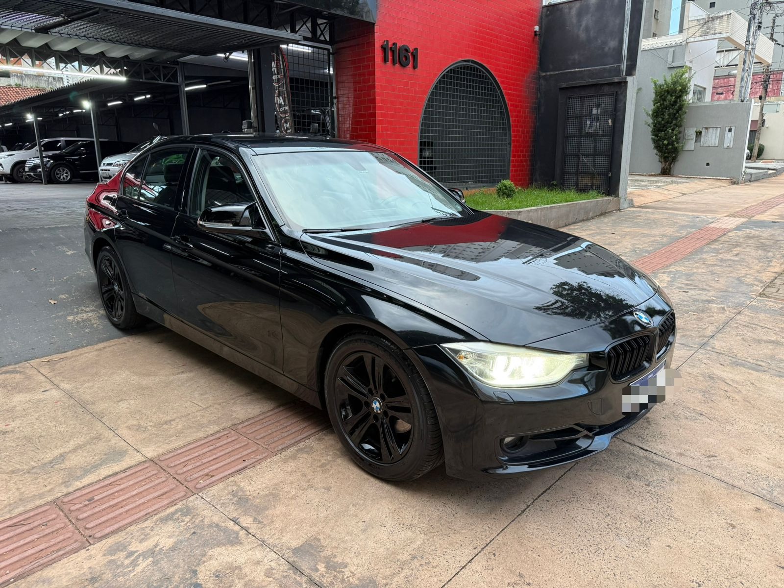 BMW 320i 2.0T 16v 2014 - miniatura 2