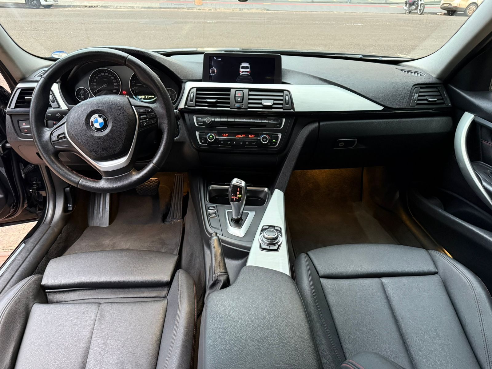 BMW 320i 2.0T 16v 2014 - miniatura 9