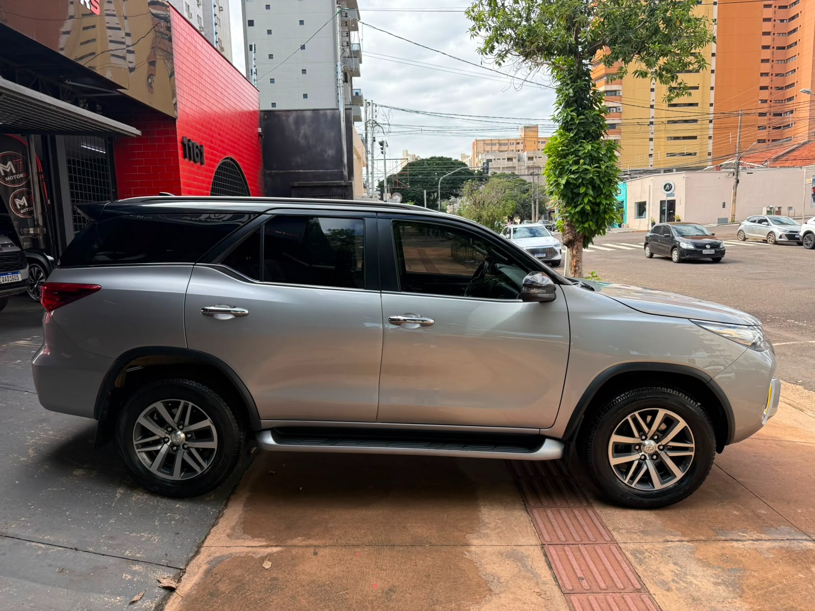 TOYOTA Hilux SW4 SRX D4-D 2.8TDi 16v 4x4 2019 - miniatura 5