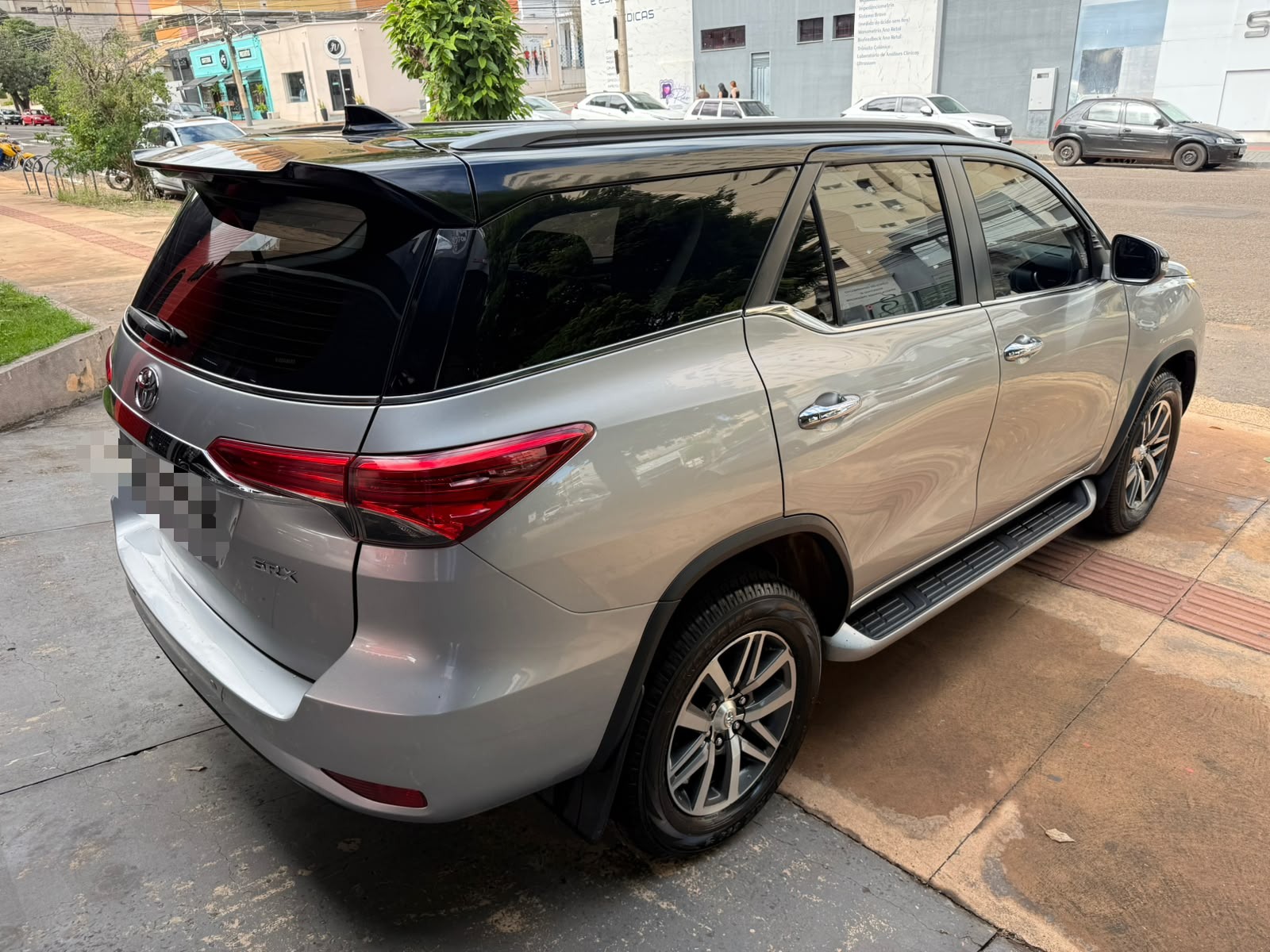 TOYOTA Hilux SW4 SRX D4-D 2.8TDi 16v 4x4 2019 - miniatura 6