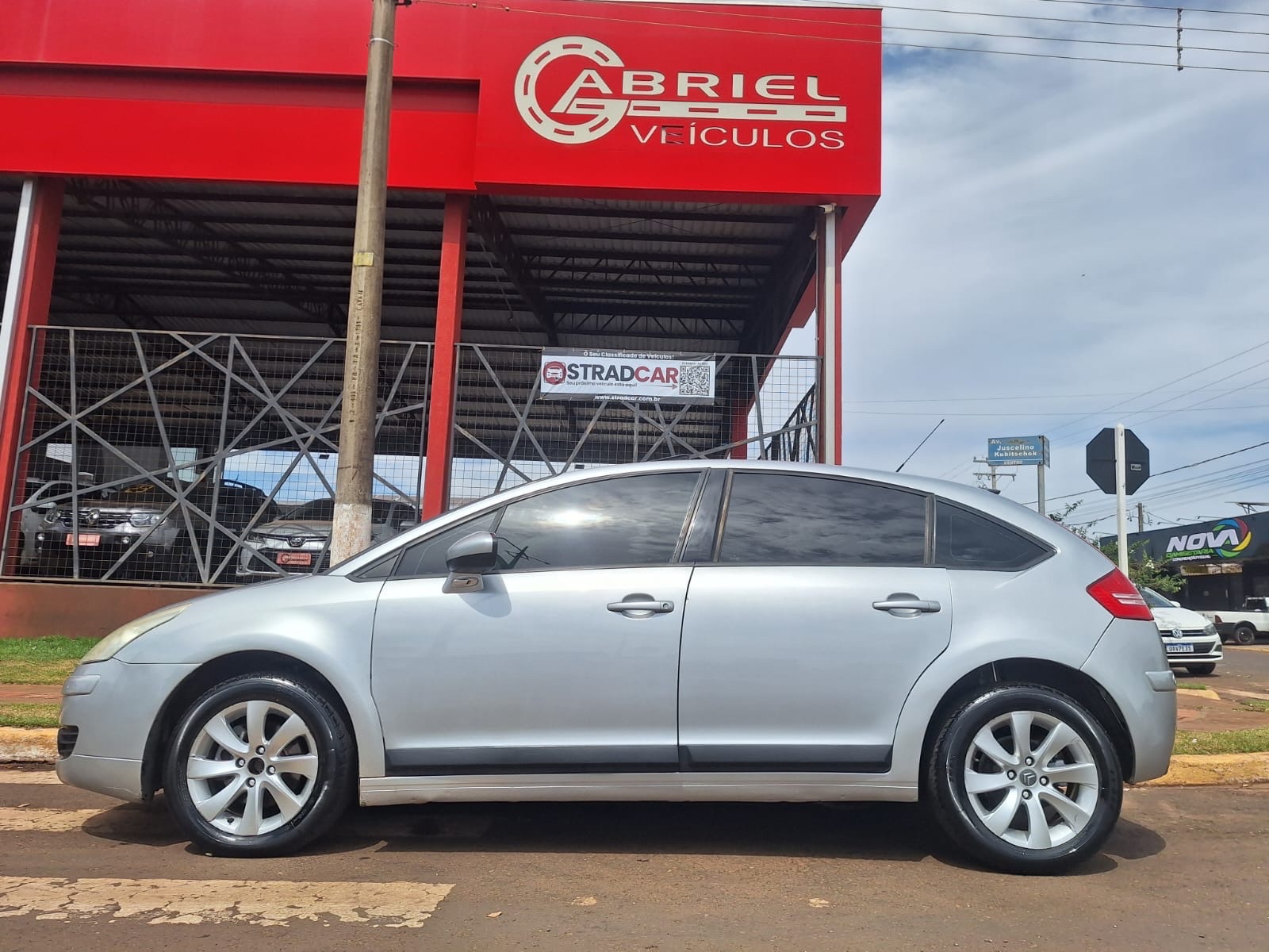 CITROEN C4 Hatch Exclusive Sport Solaris 2.0 16v 2012 - miniatura 3