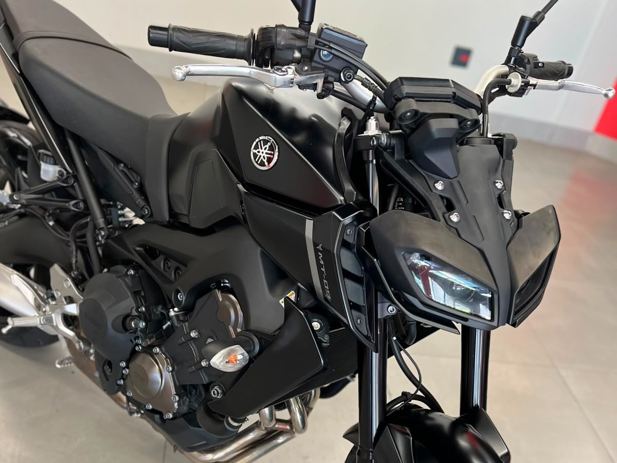 YAMAHA MT -09 850 2023 - miniatura 4