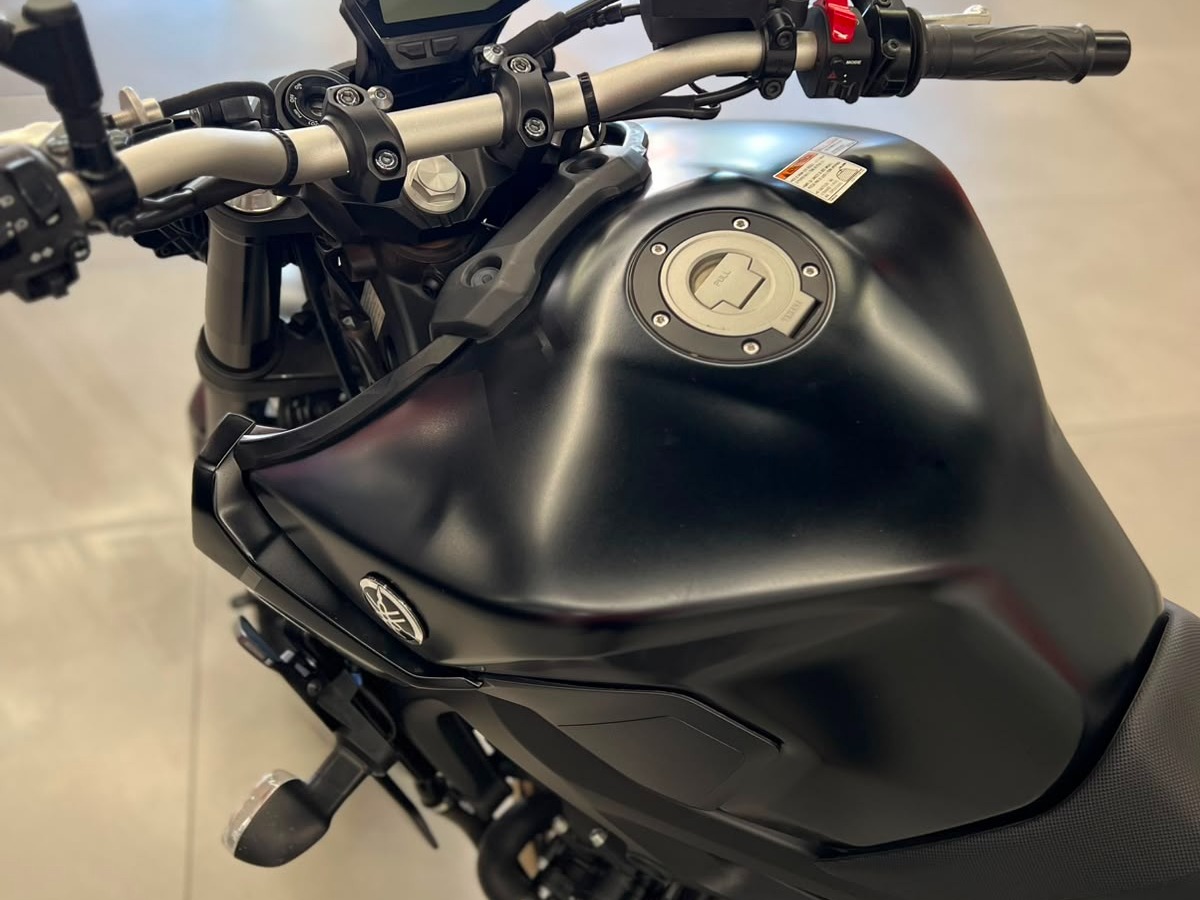 YAMAHA MT -09 850 2023 - miniatura 7