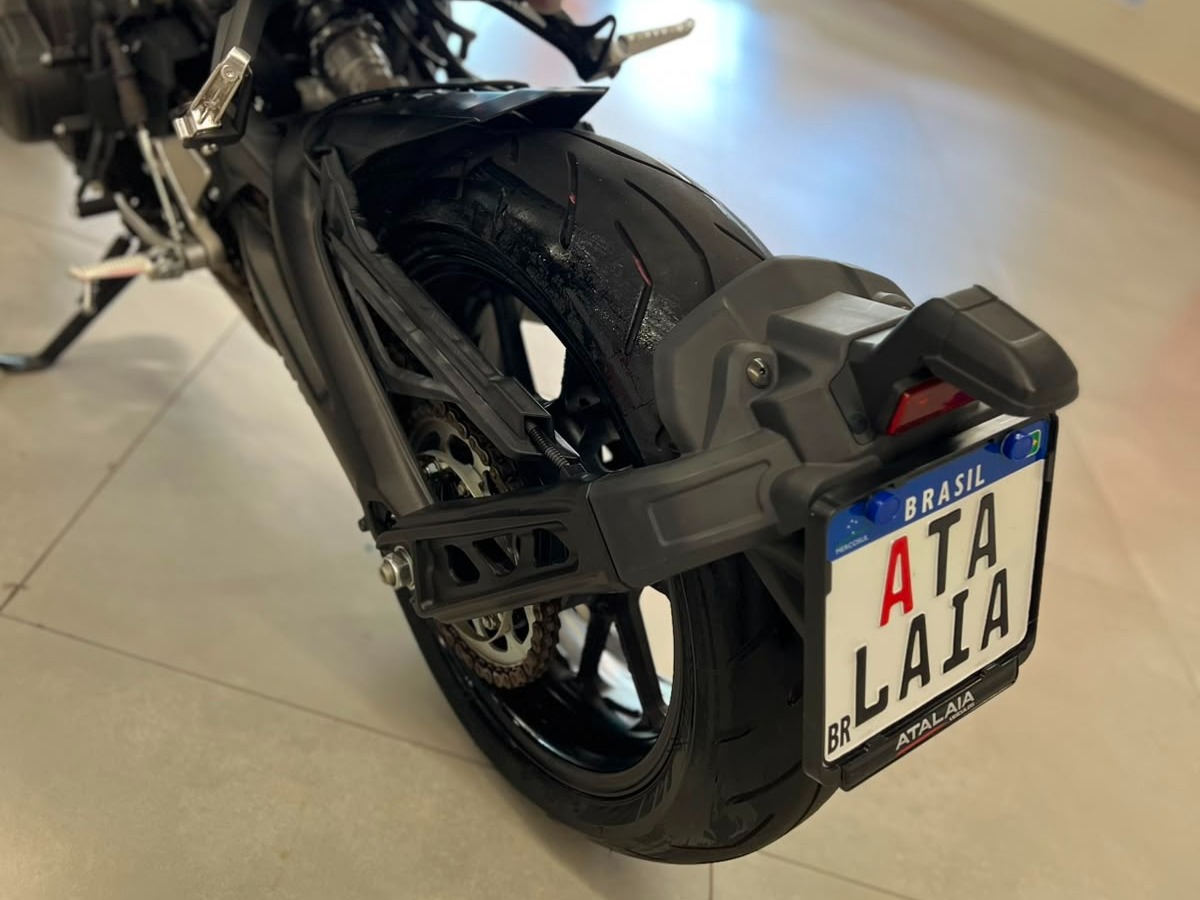 YAMAHA MT -09 850 2023 - miniatura 9