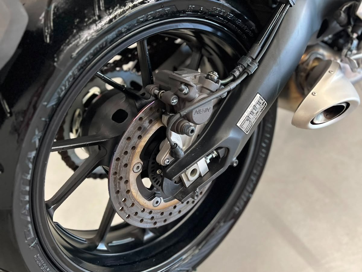 YAMAHA MT -09 850 2023 - miniatura 10