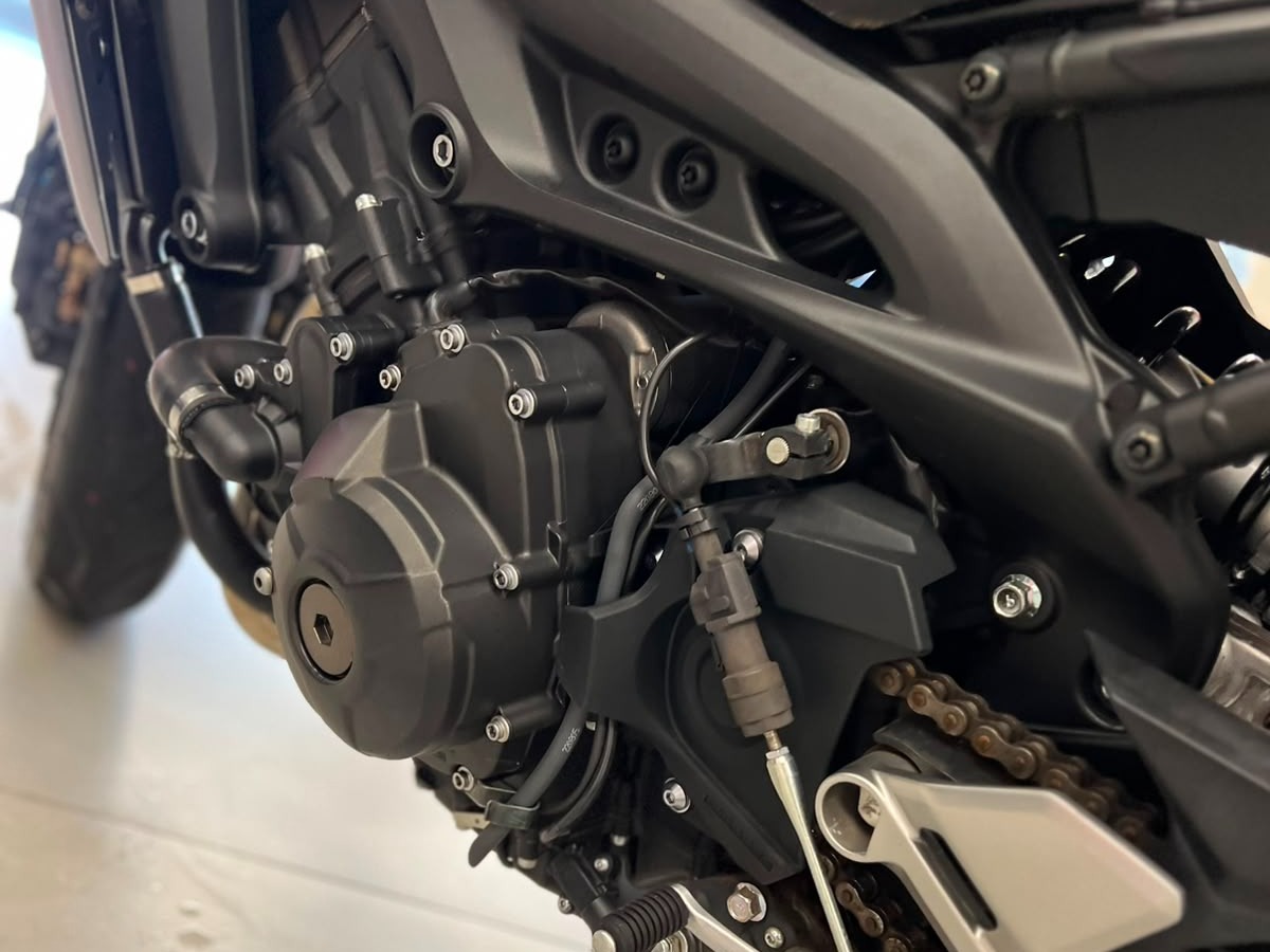 YAMAHA MT -09 850 2023 - miniatura 11