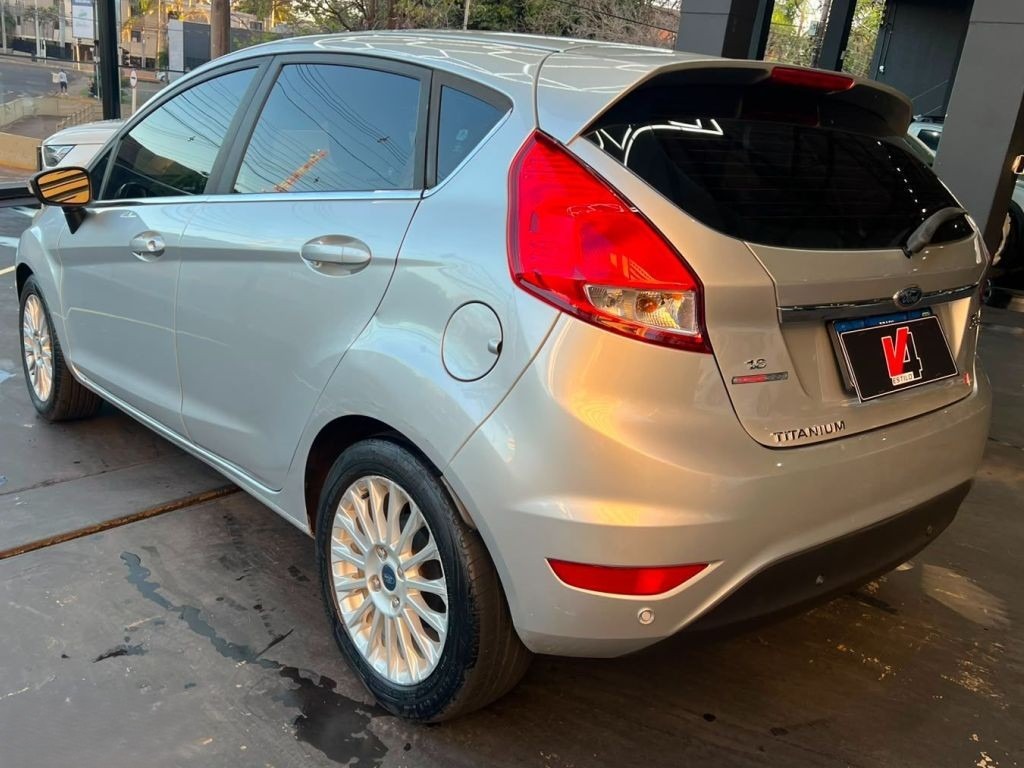 FORD Fiesta Hatch Titanium 1.6 16v PowerShift 2014 - miniatura 4