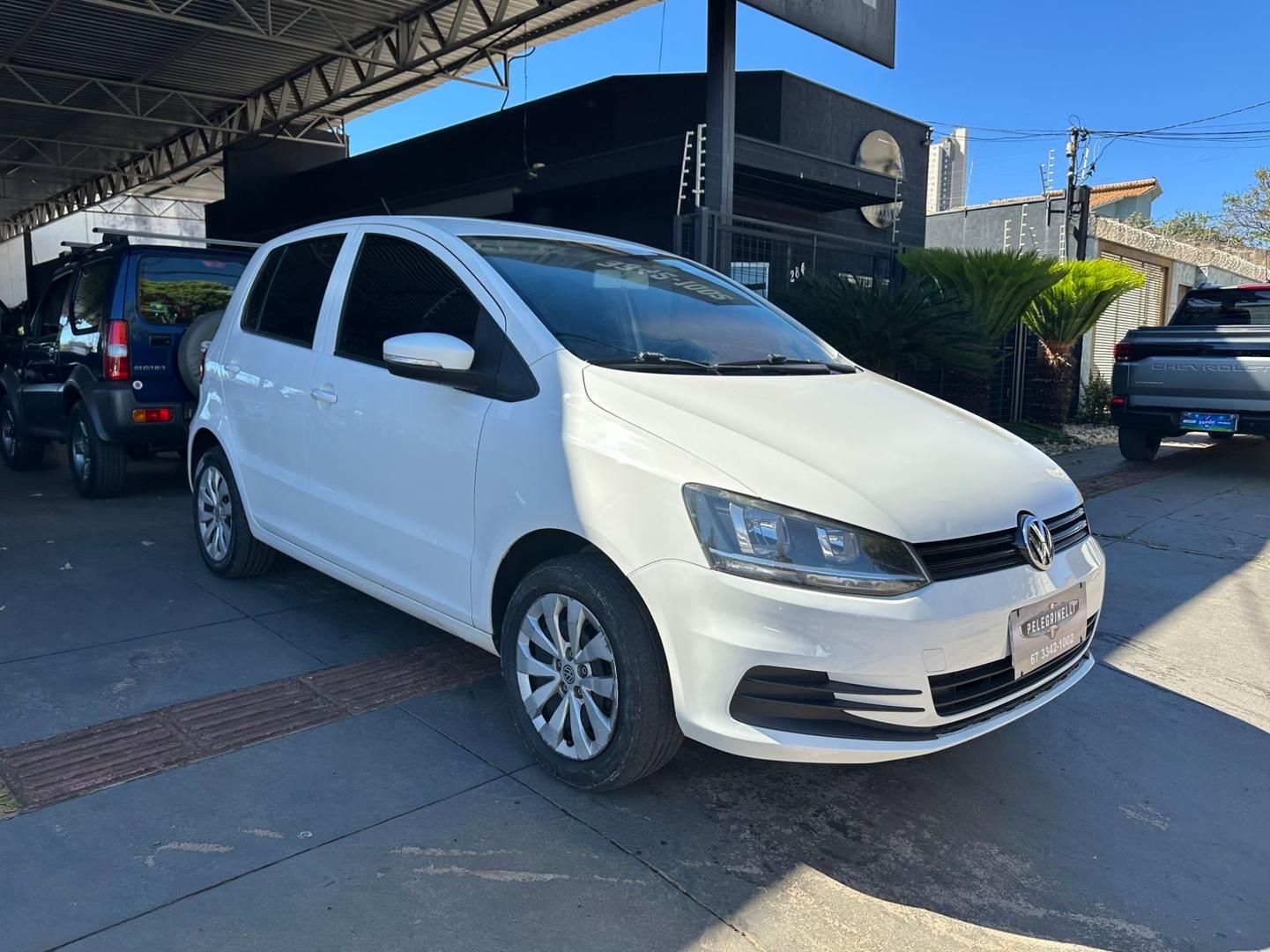 Vista principal de VOLKSWAGEN Fox Trendline 1.0 12v 4p. 2017