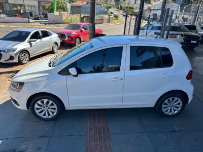 VOLKSWAGEN Fox Trendline 1.0 12v 4p. 2017 - miniatura 3
