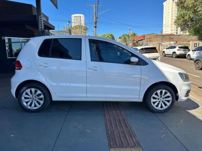 VOLKSWAGEN Fox Trendline 1.0 12v 4p. 2017 - miniatura 6