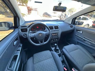 VOLKSWAGEN Fox Trendline 1.0 12v 4p. 2017 - miniatura 8