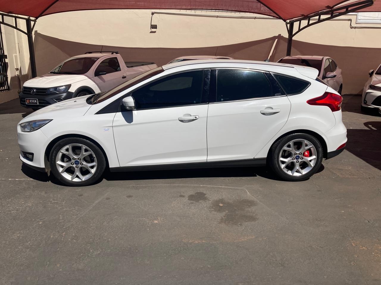 FORD Focus Fastback SE 2.0 16v Powershift 2016 - miniatura 4