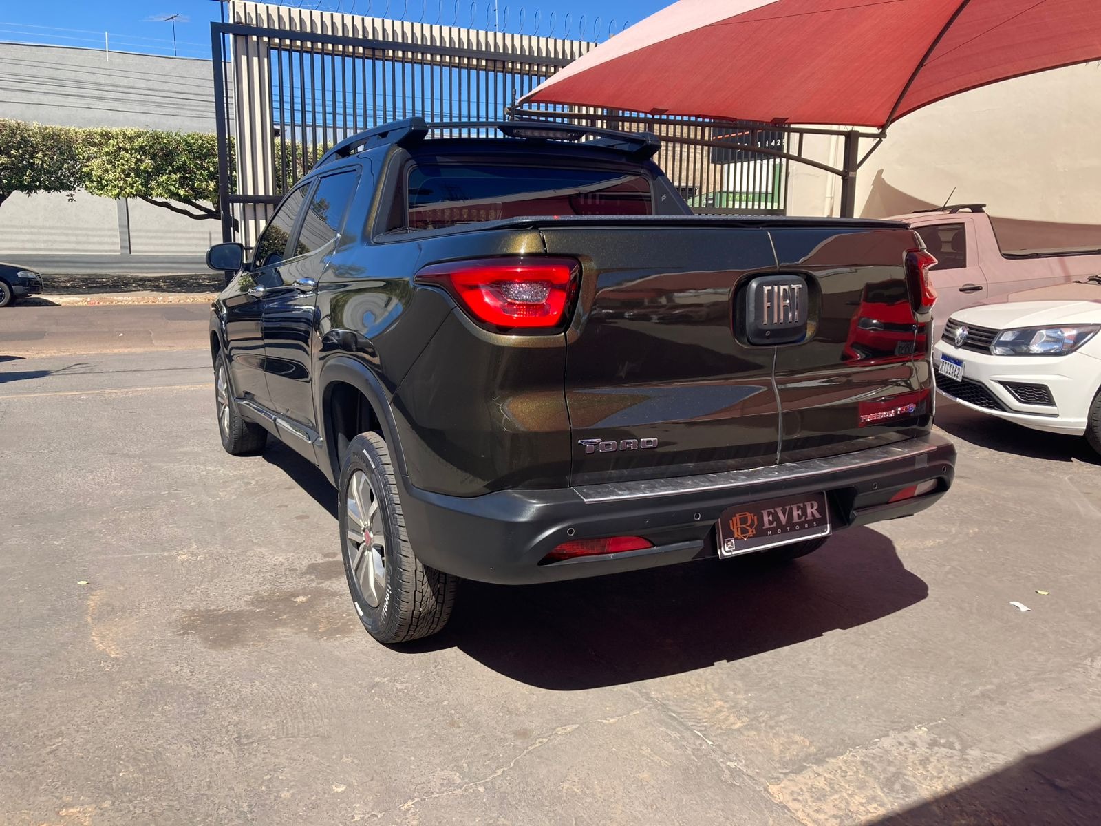FIAT Toro Freedom Openning Edition 1.8 16v 2017 - miniatura 2