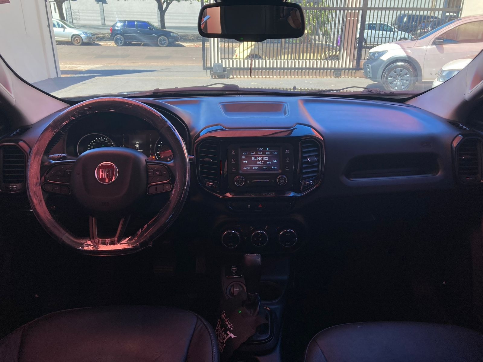FIAT Toro Freedom Openning Edition 1.8 16v 2017 - miniatura 5
