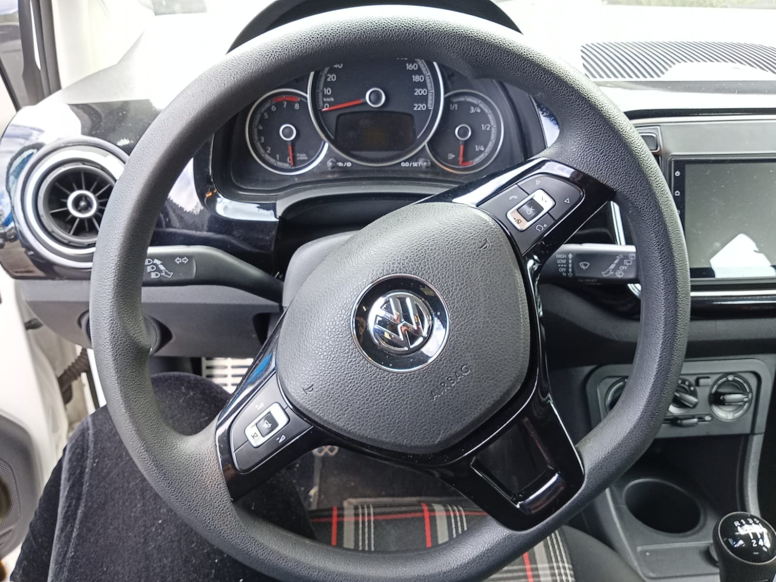 VOLKSWAGEN Up Move 1.0 12v TSi 4p. 2018 - miniatura 3
